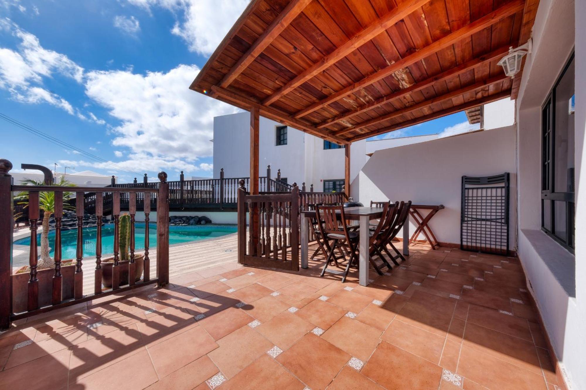 Casa Hibiscus - Shared Pool - Close To Seafront Promenade Punta Mujeres エクステリア 写真